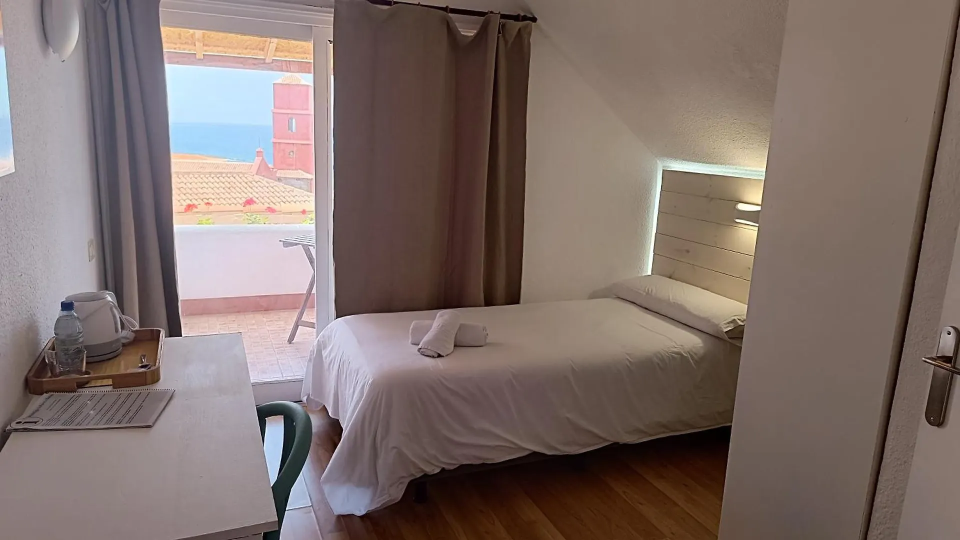**** Отель Villa Las Flores Адехе Испания