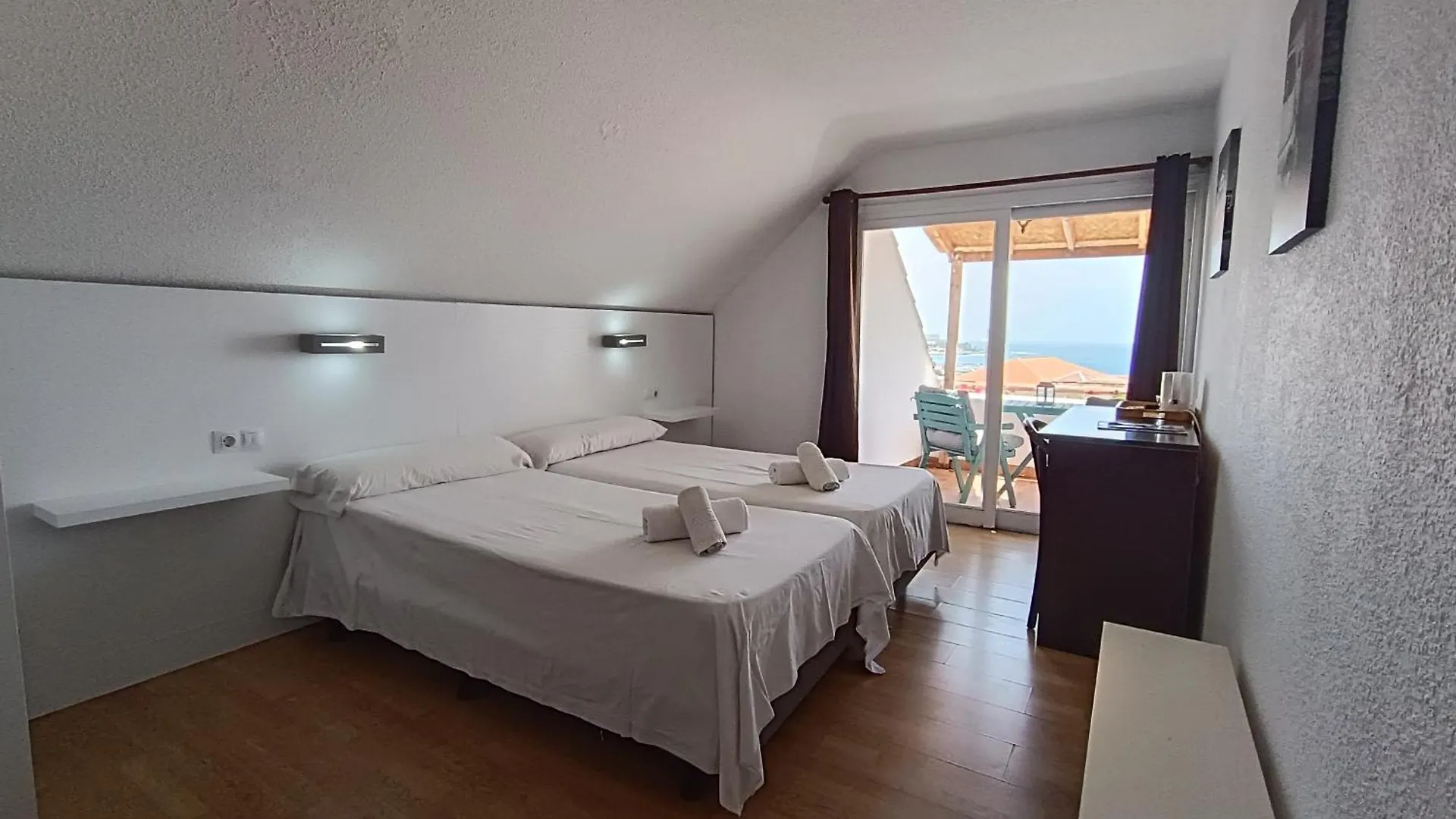 Villa Las Flores Адехе Отель